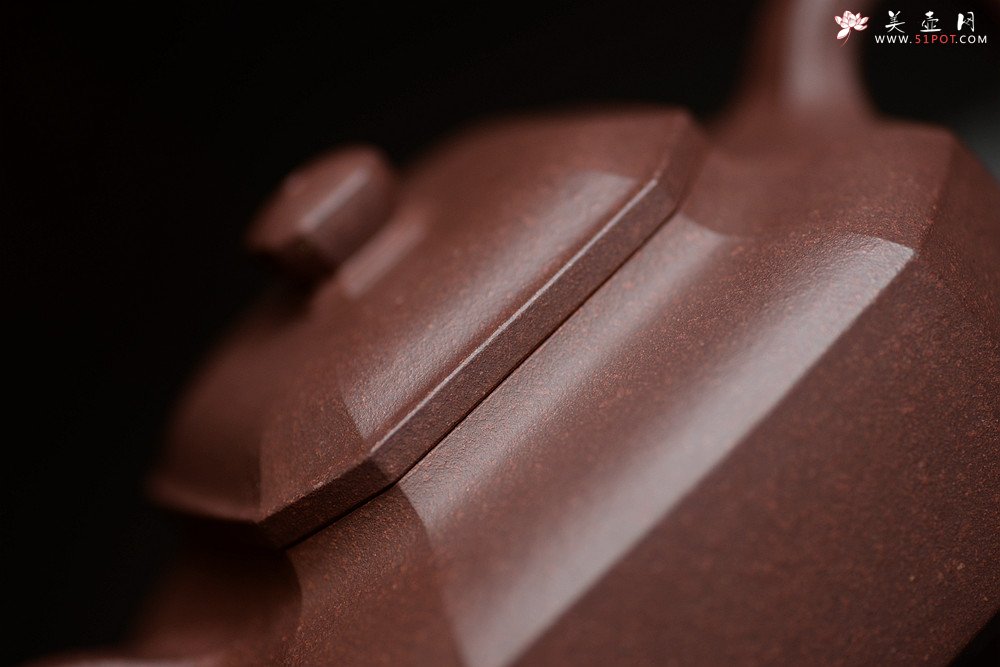 紫砂壶图片：顾文君新品 传统经典 线条挺拔 全手八方侧角 - 美壶网