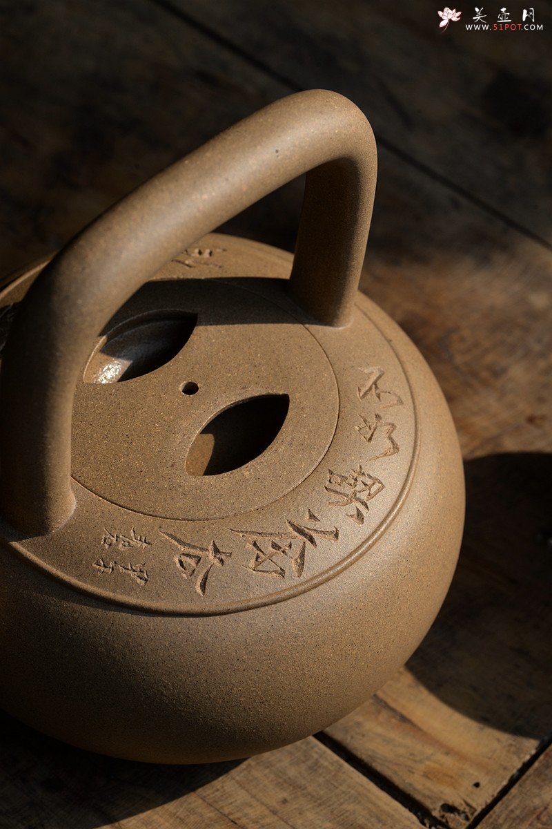 紫砂壶图片：摹古清味~ 鸿渝山房精品 煮水品茗~ 全手光明提梁 - 美壶网