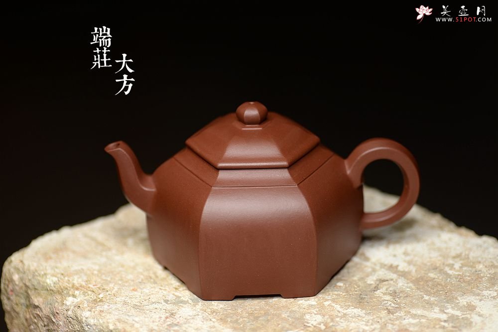 紫砂壶图片：稳重与实用的叠加 全手镶片 源泉六方 线面挺括 - 美壶网