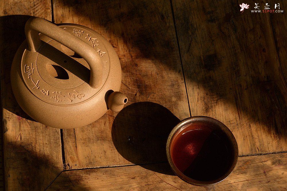 紫砂壶图片：摹古清味~ 鸿渝山房精品 煮水品茗~ 全手光明提梁 - 美壶网