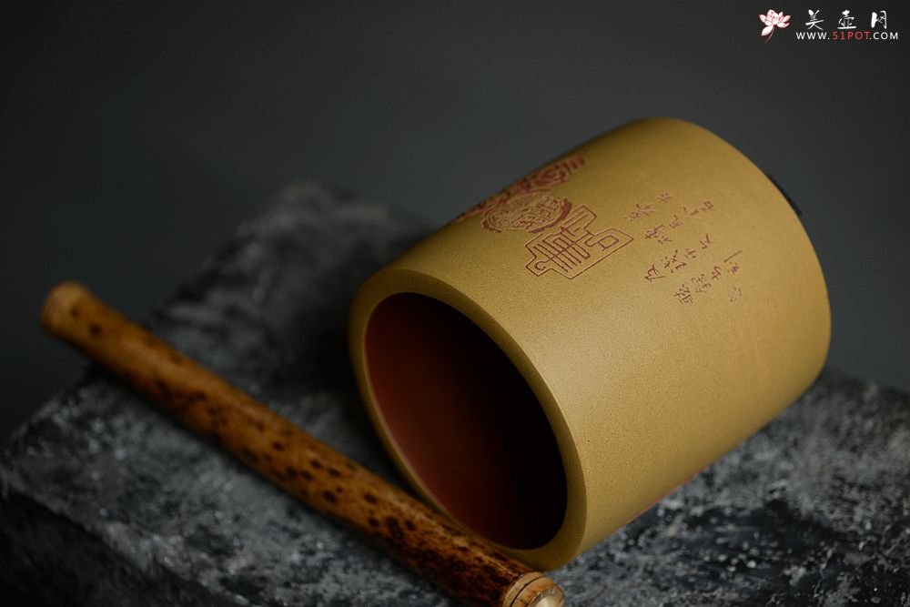 紫砂壶图片：风格独特 个性印记~ 张听刚老师作品 笔筒 书房雅物 - 美壶网