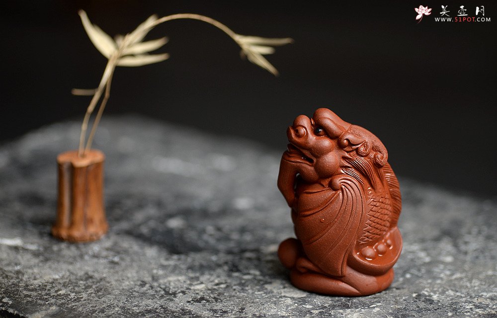 紫砂壶图片：精致茶宠飞龙在天 神态逼真  - 美壶网