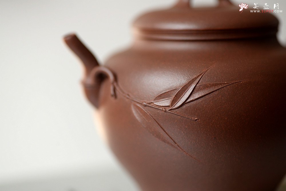 紫砂壶图片：潘丹初原创‘秀气’系列之春竹 纯净底槽青  婉约清秀 行简意足 - 美壶网