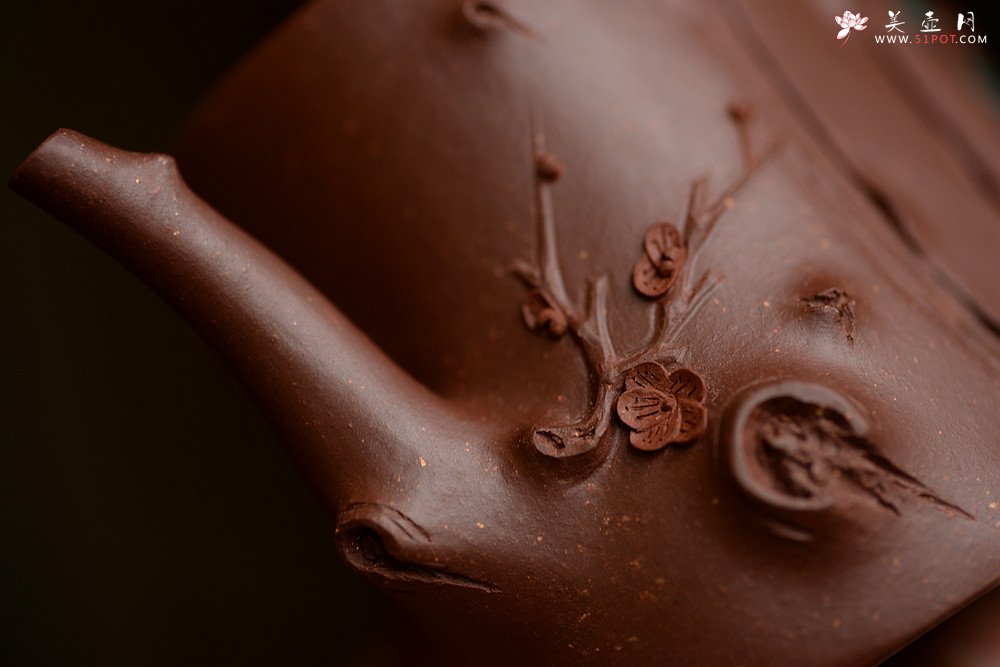 紫砂壶图片：单志萍乙未年全手新作 颇具玩味~ 松梅常青 有难度的花货~ - 美壶网