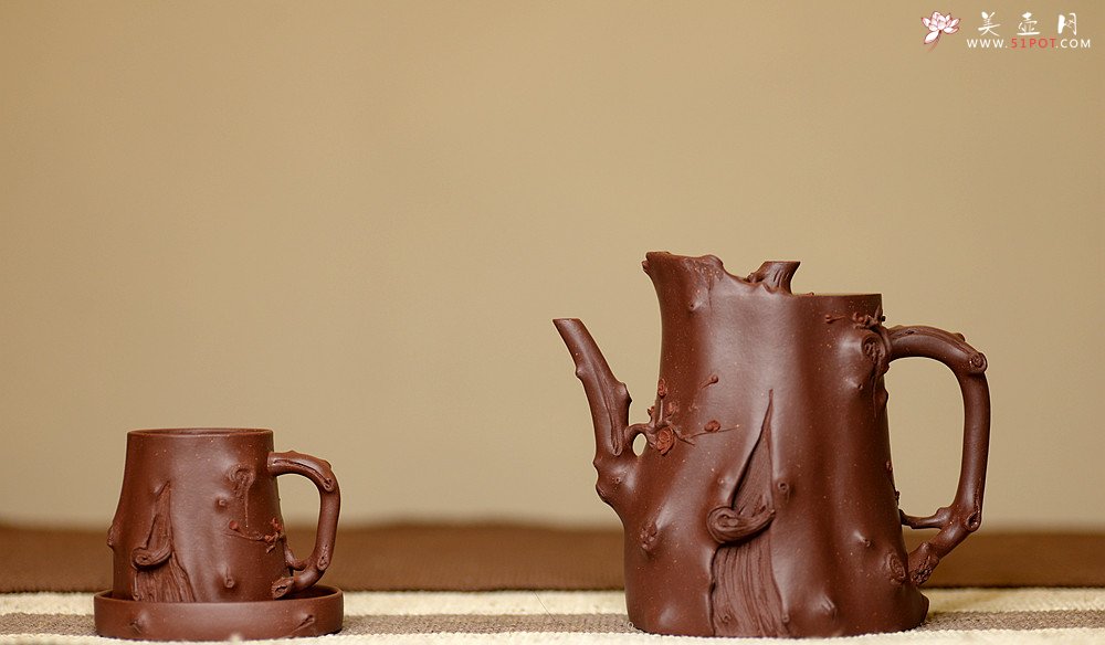 紫砂壶图片：单志萍年终全手力作 古意昂然 立体梅花 寒梅套壶 - 美壶网