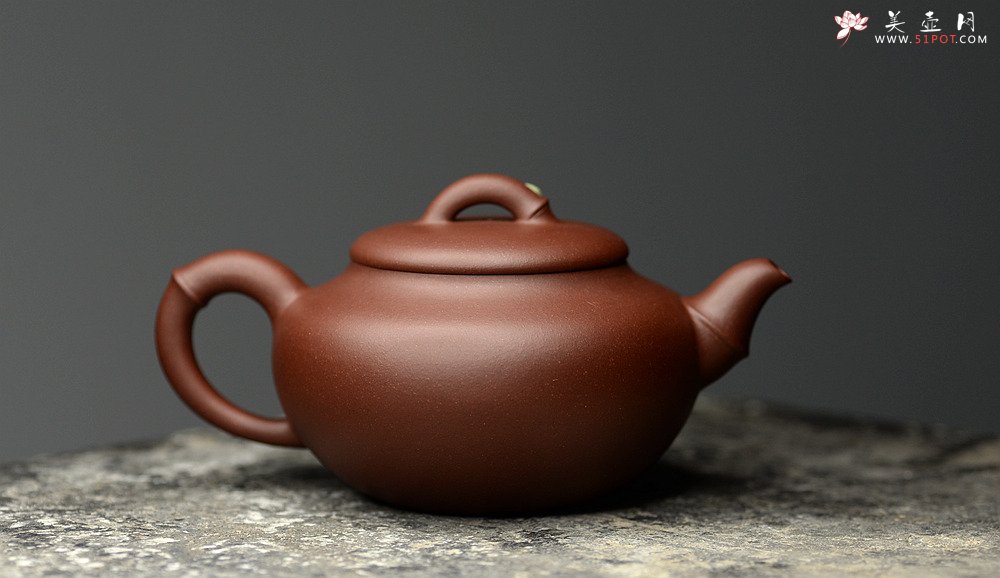 紫砂壶图片：曲峰乙末年经典器形 端庄秀气 春竹壶 耐品 - 美壶网