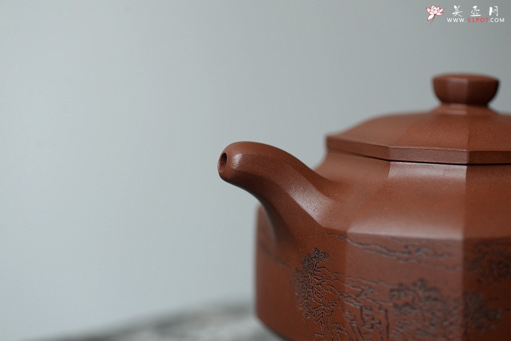 紫砂壶图片：何卫枫全手新品 经典大气  全手储铭八方 袁德波装饰 - 美壶网