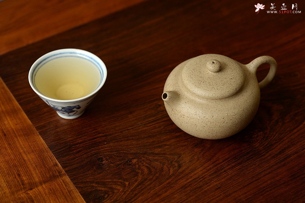 紫砂壶图片：徐亚春跨年全手力作 珠圆玉润 手工练泥共生矿 圆珠 不接受定做o(∩_∩)o  - 美壶网
