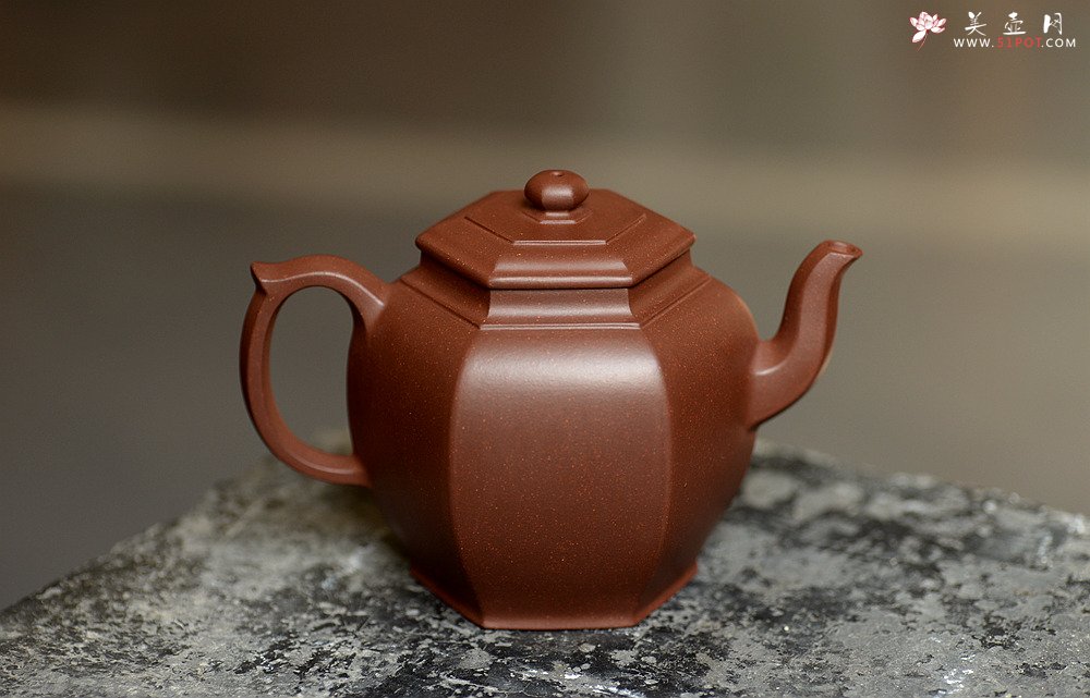 紫砂壶图片：何卫枫全手新作 线条流畅 秀气大方 耐品~ 六方华灯 - 美壶网