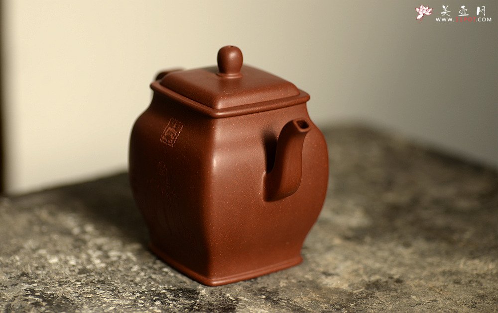 紫砂壶图片：何卫枫全手新作 秀气大方 静雅耐品~ 四方华亭 高工陈宏林装饰 - 美壶网