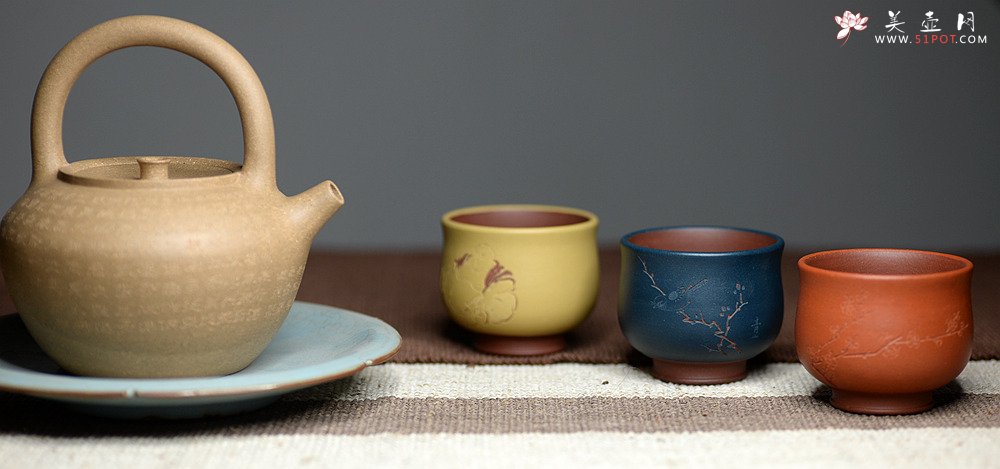 紫砂壶图片：曲峰经典清韵杯一套 古色古香 雅致 - 美壶网