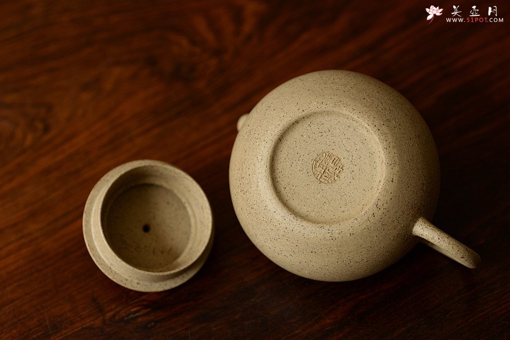 紫砂壶图片：徐亚春跨年全手力作 珠圆玉润 手工练泥共生矿 圆珠 不接受定做o(∩_∩)o  - 美壶网