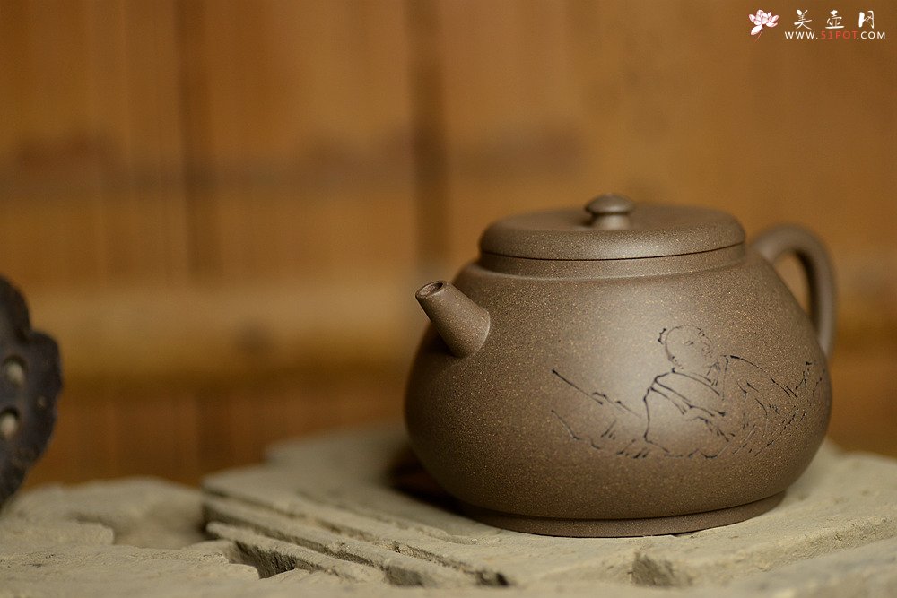 紫砂壶图片：万阗阗最新力作国助和石精刻 全手龙蛋 飘逸俊秀 文气十足 - 美壶网