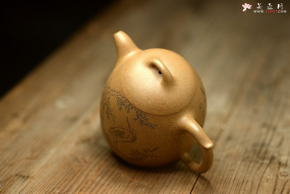 紫砂壶图片：张听刚装饰 朴素敦厚 大气 全手大秦权 高寿仙鹤 - 美壶网