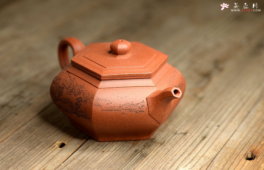 紫砂壶图片：朱牧清大品 通景山水之大彬六方 线条流畅  棱角分明 - 美壶网