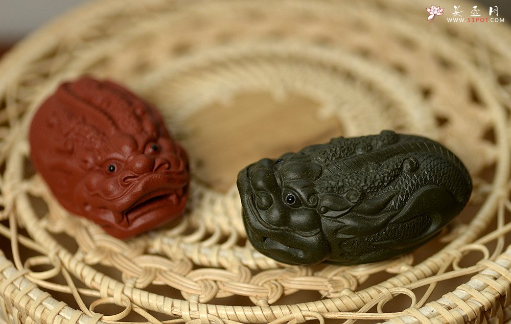 紫砂壶图片：紫砂摆件 做工精致 栩栩如生 鲤鱼~金蟾 - 美壶网