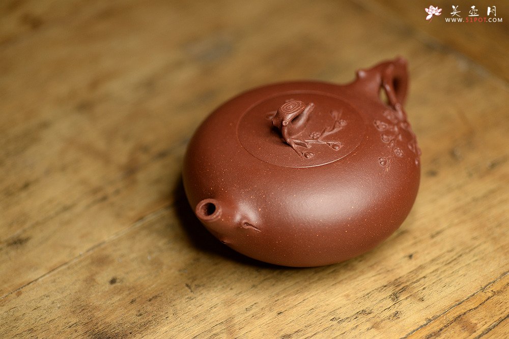 紫砂壶图片：单志萍新作 梅枝遒劲 凌梅 雅而不俗 - 美壶网