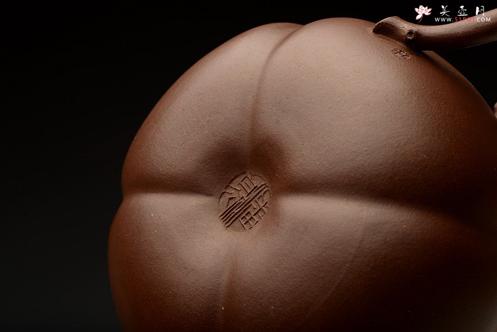 紫砂壶图片：潘丹初乙未年精进之作  筋囊花货 全手玉柿 气度饱满逸品  值得赏玩珍藏 - 美壶网