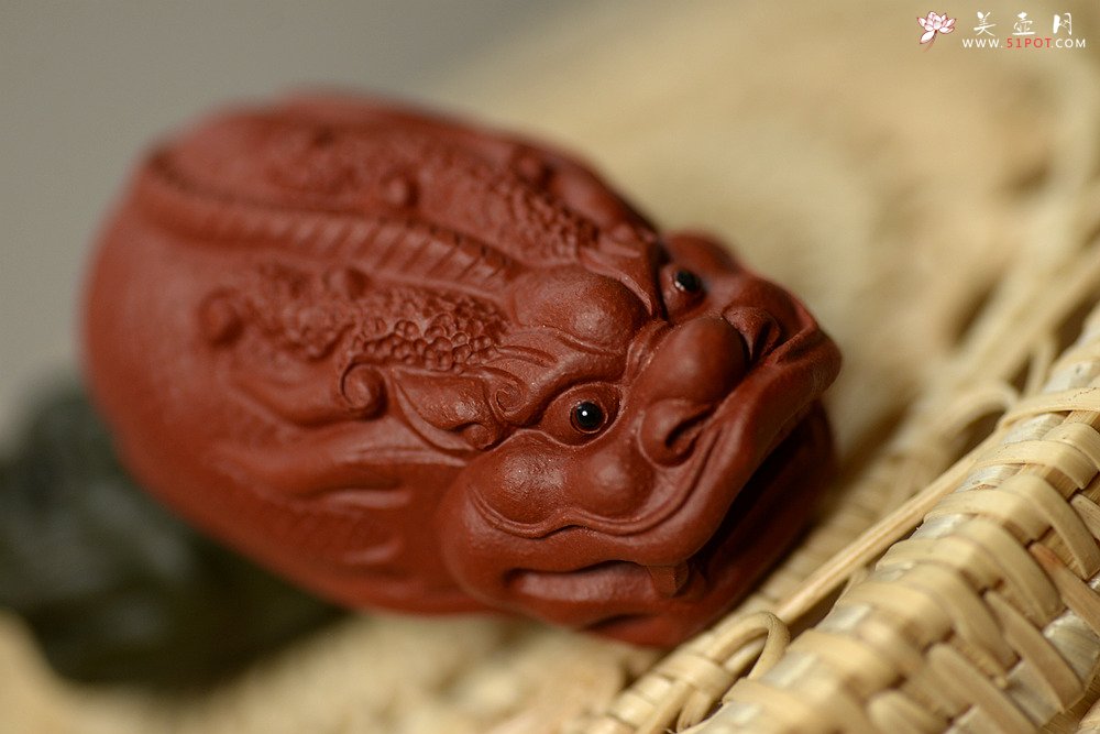 紫砂壶图片：紫砂摆件 做工精致 栩栩如生 鲤鱼~金蟾 - 美壶网