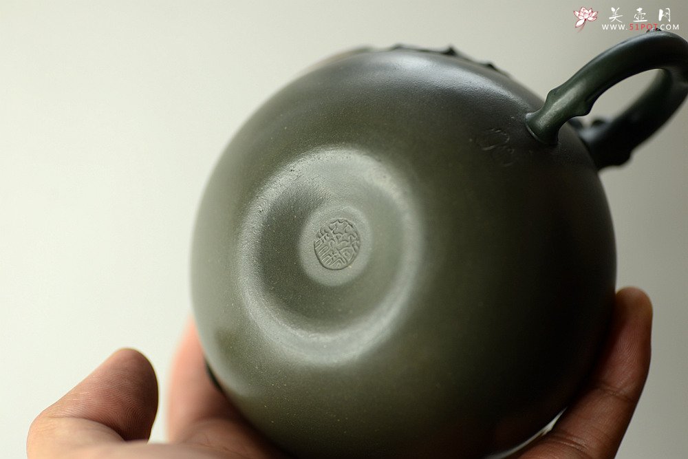 紫砂壶图片：原创作品 孙伟强张新亚合作 辣椒 红红火火 贴叶精湛细腻 - 美壶网