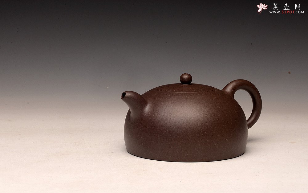 紫砂壶图片：俏然可人 嵌盖难度大 器形周正耐品 全手小半月 - 美壶网