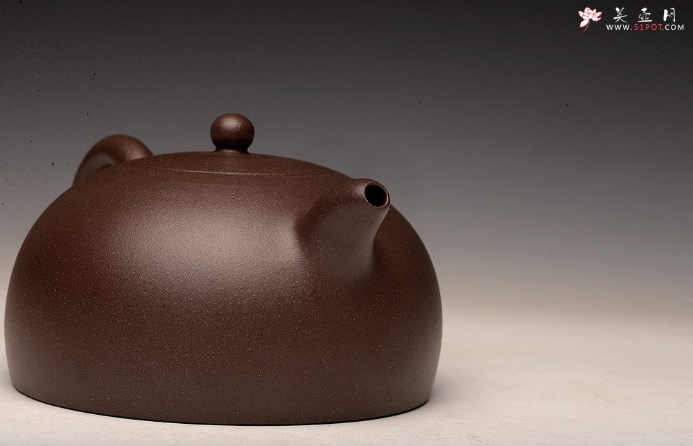 紫砂壶图片：俏然可人 嵌盖难度大 器形周正耐品 全手小半月 - 美壶网