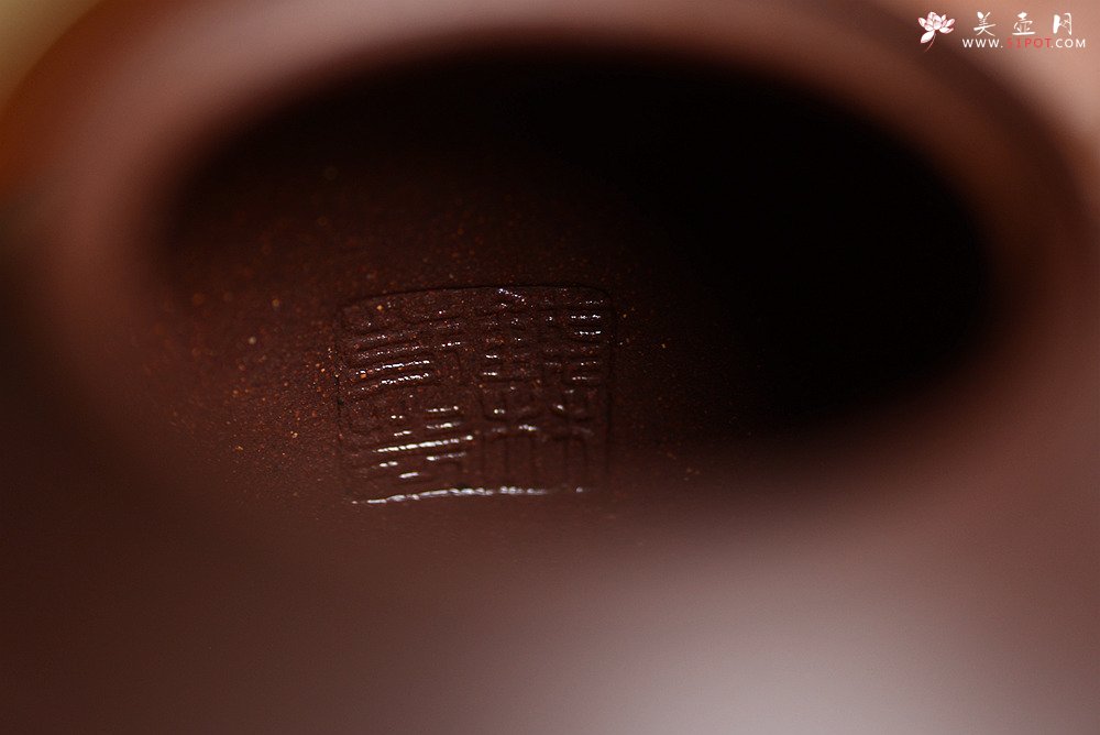 紫砂壶图片：钱琴芳全手新作 挺拔俊秀 韵味独特 汉风 经典作品 - 美壶网