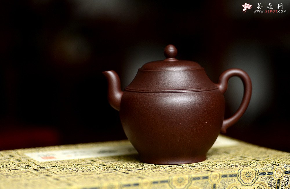 紫砂壶图片：钱琴芳全手新作 挺拔俊秀 韵味独特 汉风 经典作品 - 美壶网