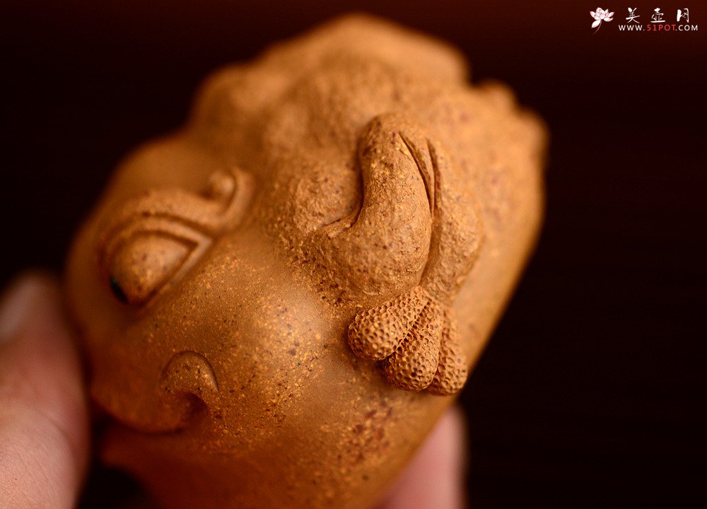 紫砂壶图片：李爱民精致茶宠 聚宝蟾 神态逼真 生动传神 招财纳福  - 美壶网