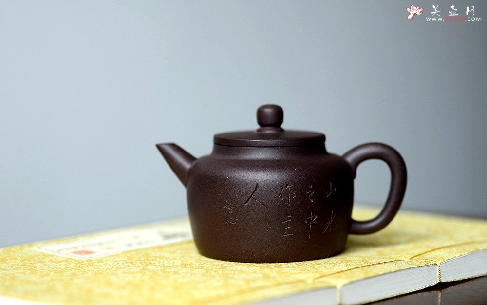 紫砂壶图片：美壶特惠 山水之中作主人 摹古剑流德中 茶人最爱 - 美壶网