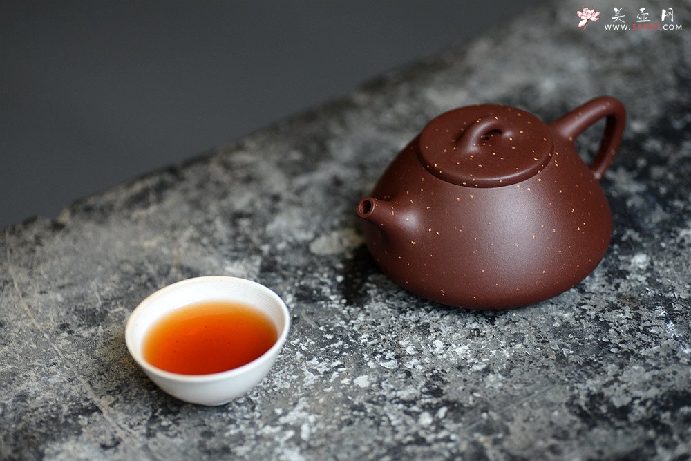 紫砂壶图片：曲峰老师全手工演绎经典 铺砂全手子冶石瓢 骨肉均挺 传统耐品 - 美壶网