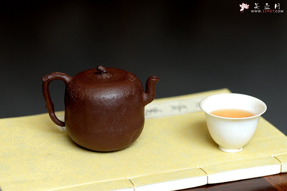 紫砂壶图片：潘丹初全手新作 泥‘玄’系列之玄石 古拙文气 如意灵芝 吉祥 - 美壶网