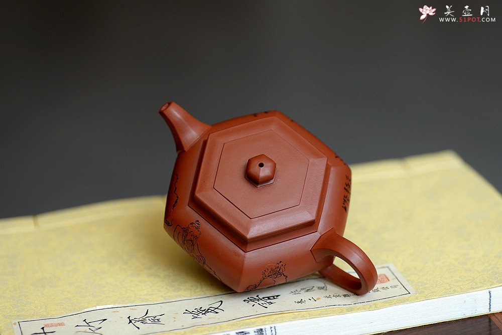 紫砂壶图片：线条流畅 棱角分明 全手镶片 大彬六方 - 美壶网