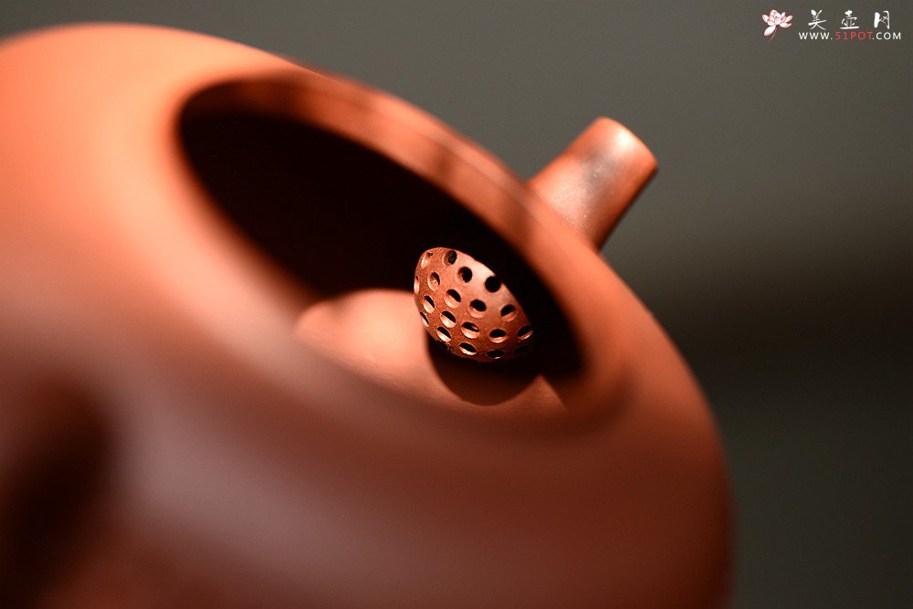 紫砂壶图片：于洪霞乙未年全手精品之作 挺拔俊秀  全手钟乐  - 美壶网