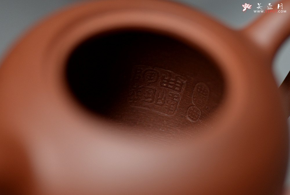 紫砂壶图片：曲峰老师全手精品之美人肩 亭亭玉立 娇俏可人 - 美壶网