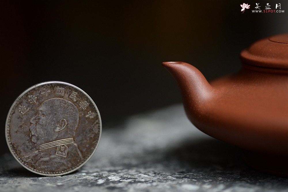 紫砂壶图片：国师顾小英作品 线条流畅 实用精品 水扁 绿茶知音 优质清水泥 - 美壶网