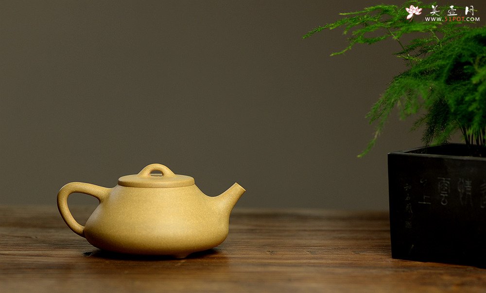 紫砂壶图片：顾小英全手子冶石瓢  器形端正~ 骨肉均挺 传统实用 - 美壶网