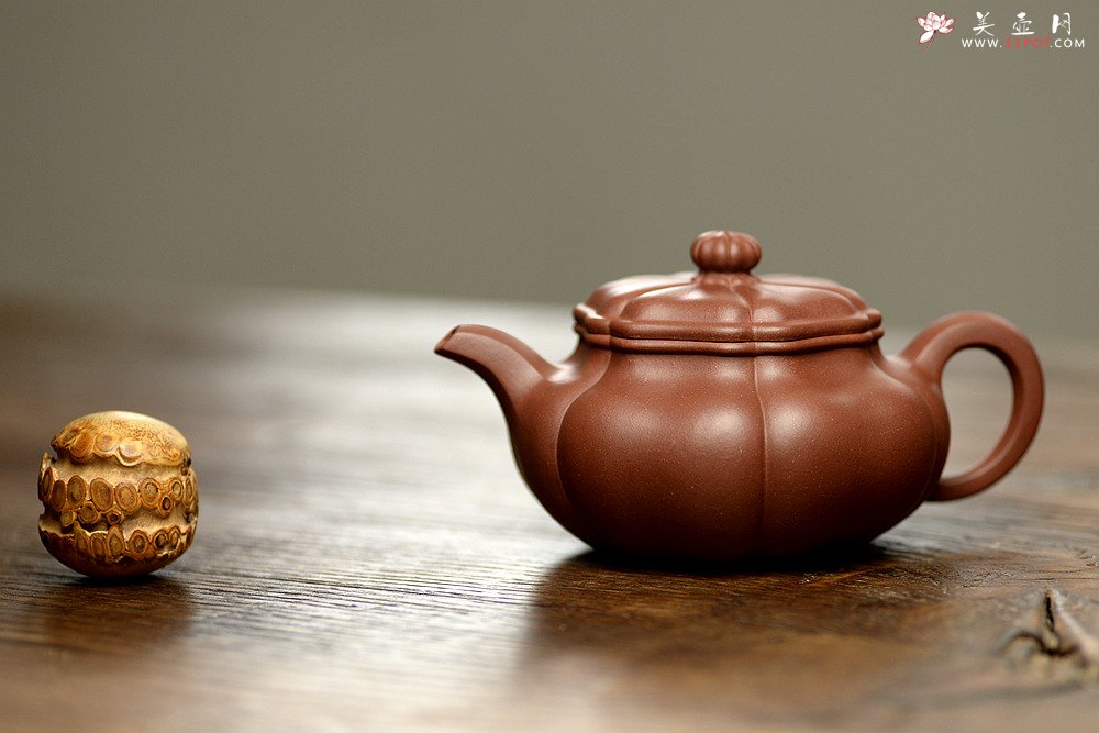紫砂壶图片：精美之作 美若葵花 张力十足 葵仿古 - 美壶网