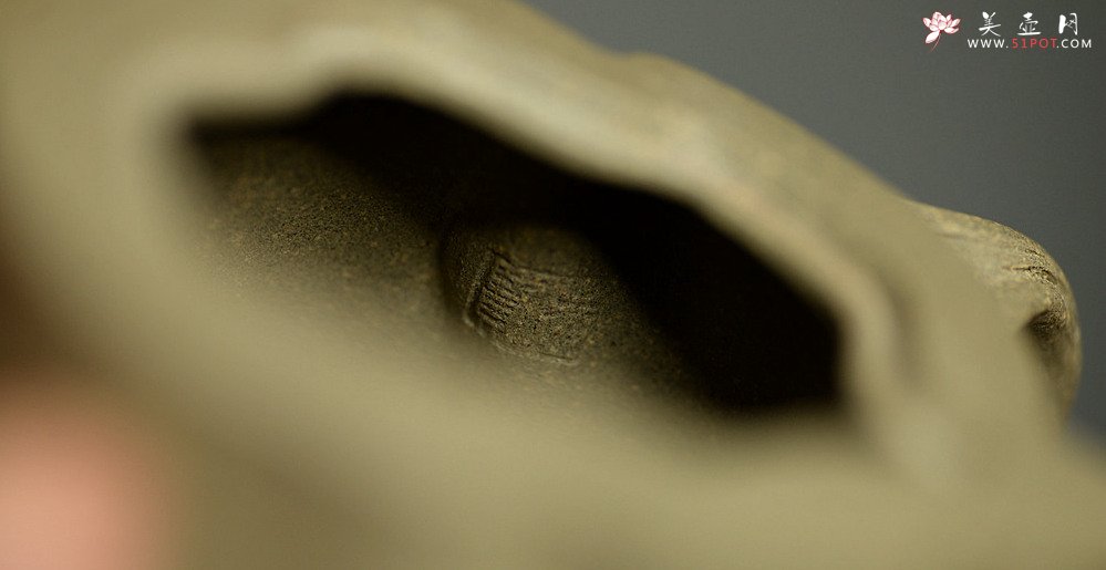 紫砂壶图片：学院派风格~ 郑志贤全手作品 秋吟 一缕秋风迎面来~ - 美壶网