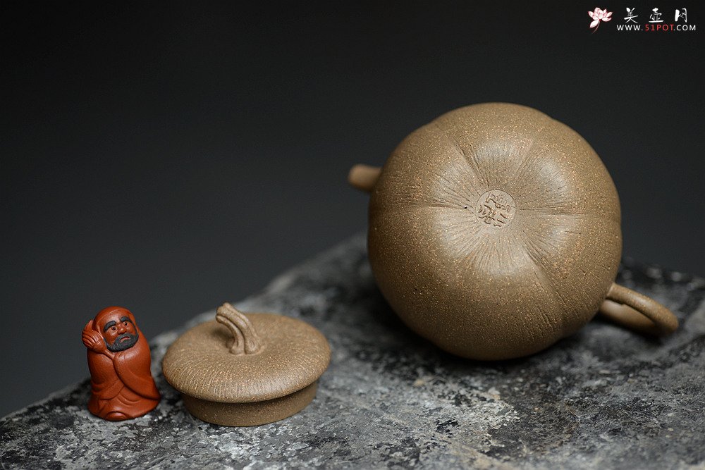 紫砂壶图片：潘小东全手新作 学院风 亭亭玉立 文气可人 玉瓜 - 美壶网