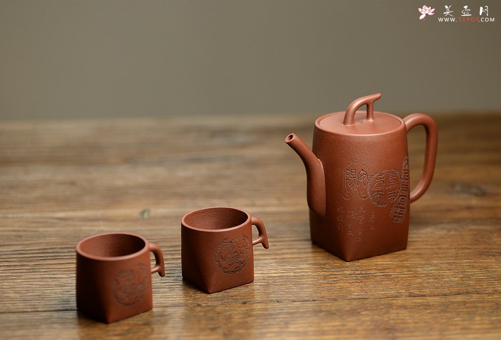 紫砂壶图片：詹黎明经典代表作 方圆之美 紫玉金砂 全手汉韵套组 张听刚装饰 金农清味~ - 美壶网