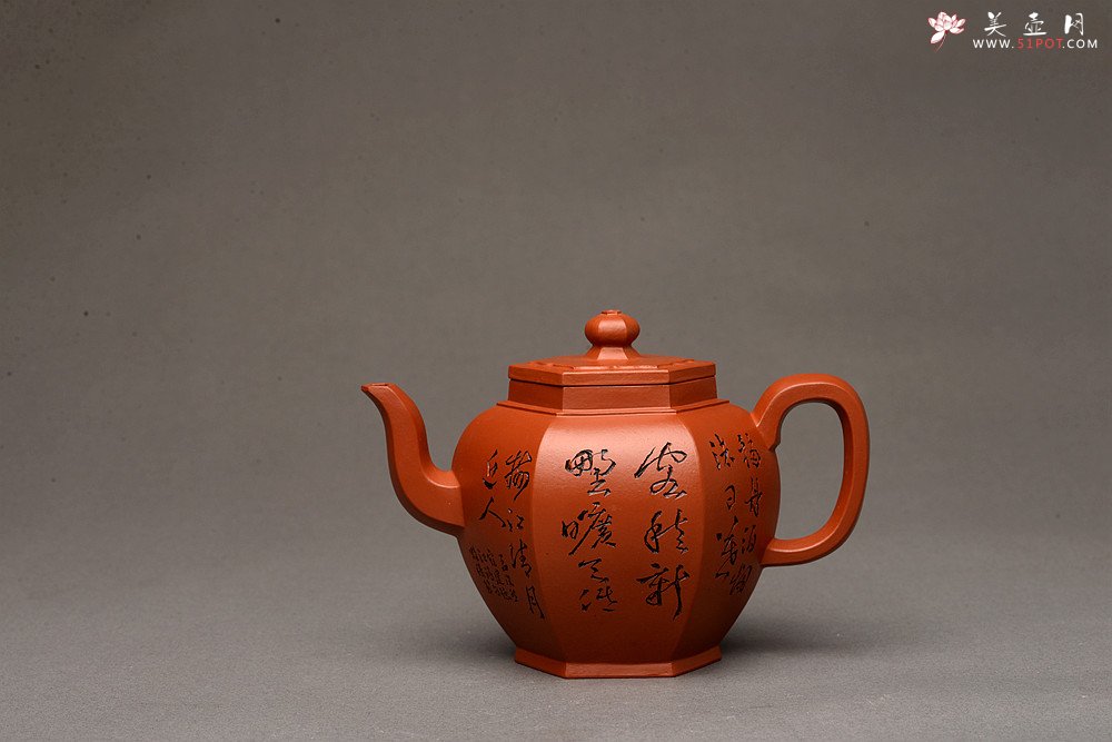 紫砂壶图片：优质朱泥 刻绘老味 全手镶片 六方宫灯 挺拔俊秀  - 美壶网