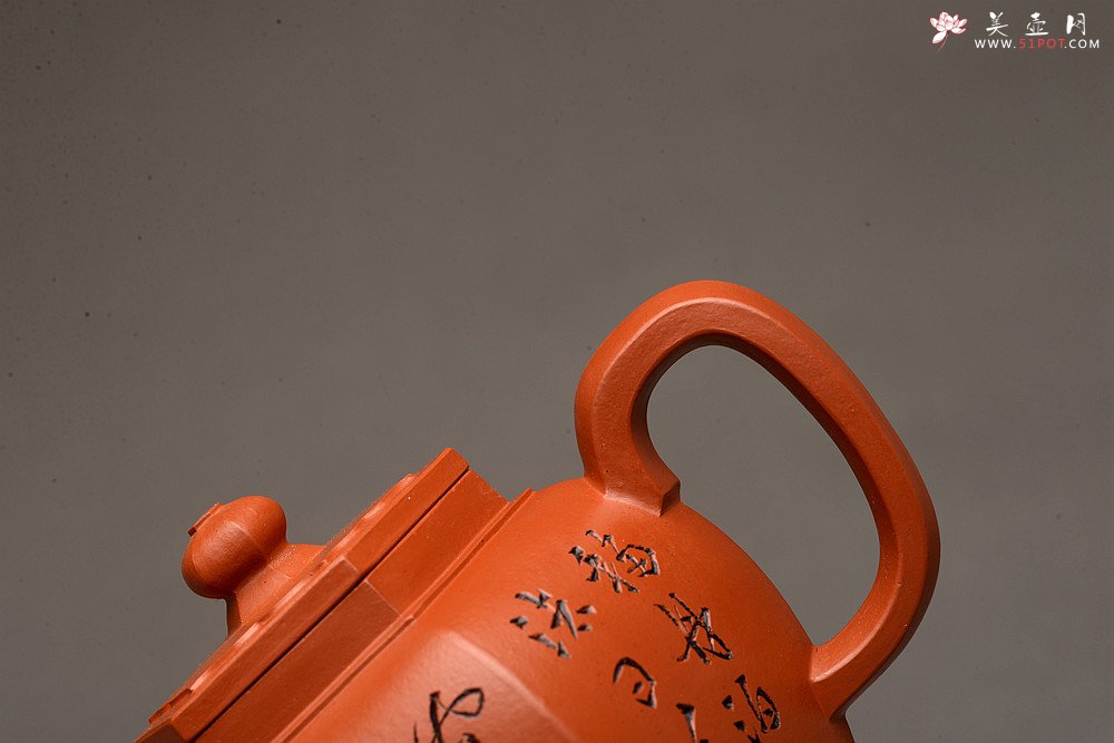 紫砂壶图片：优质朱泥 刻绘老味 全手镶片 六方宫灯 挺拔俊秀  - 美壶网