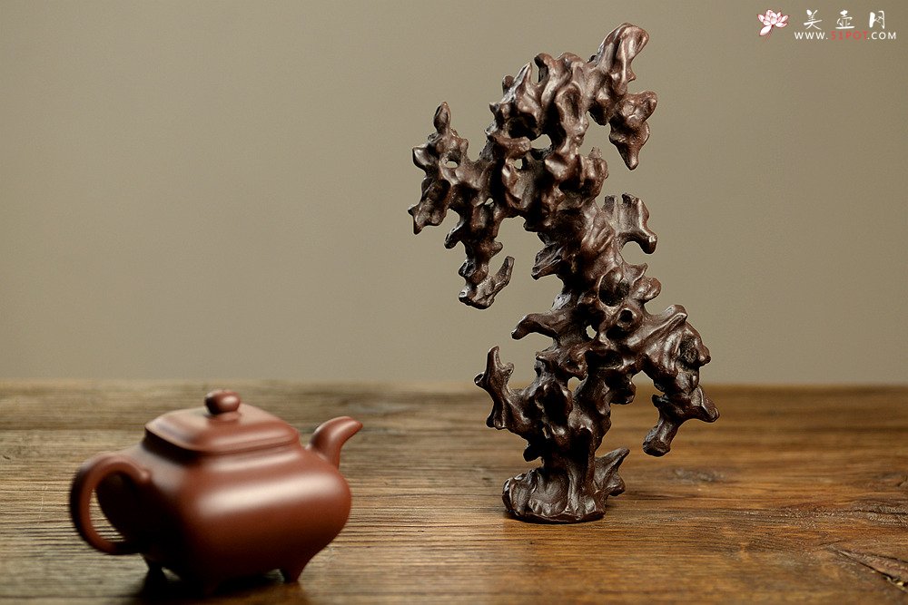 紫砂壶图片：手感丰润 造型好玩 全手文房假山 - 美壶网