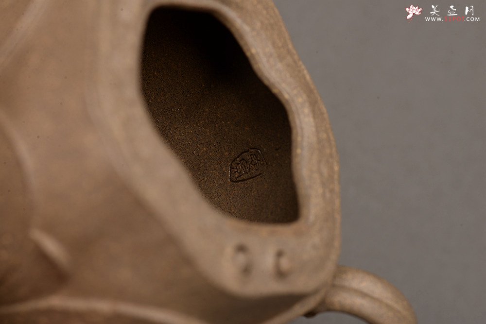 紫砂壶图片：郑志贤最新全手作品 荷香阵阵 学院派风格~ 池莲 - 美壶网