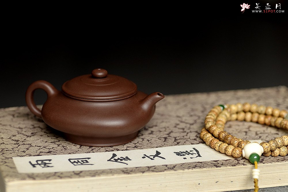 紫砂壶图片：美壶特惠 线条流畅 方圆之美 实用佳品 四方虚扁 - 美壶网