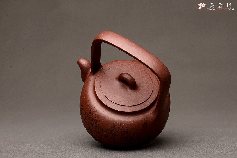 紫砂壶图片：钱建荷全手新作 环玉提梁 做工精致 浑厚大气 国助袁德波装饰  - 美壶网