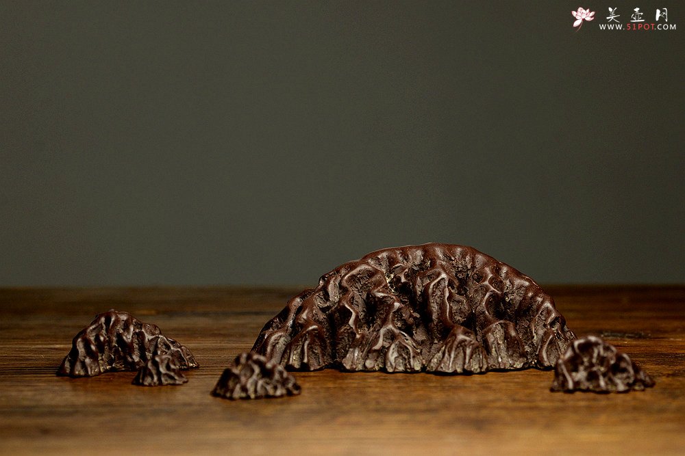 紫砂壶图片：施奇华全手摆设假山 山浪峰涛 层层叠叠  - 美壶网