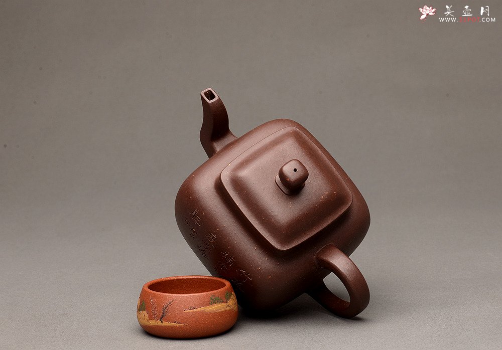 紫砂壶图片：许国良风雅装饰 实力许浒 浑厚高俊 精品代表作 全手鸣远四方 - 美壶网