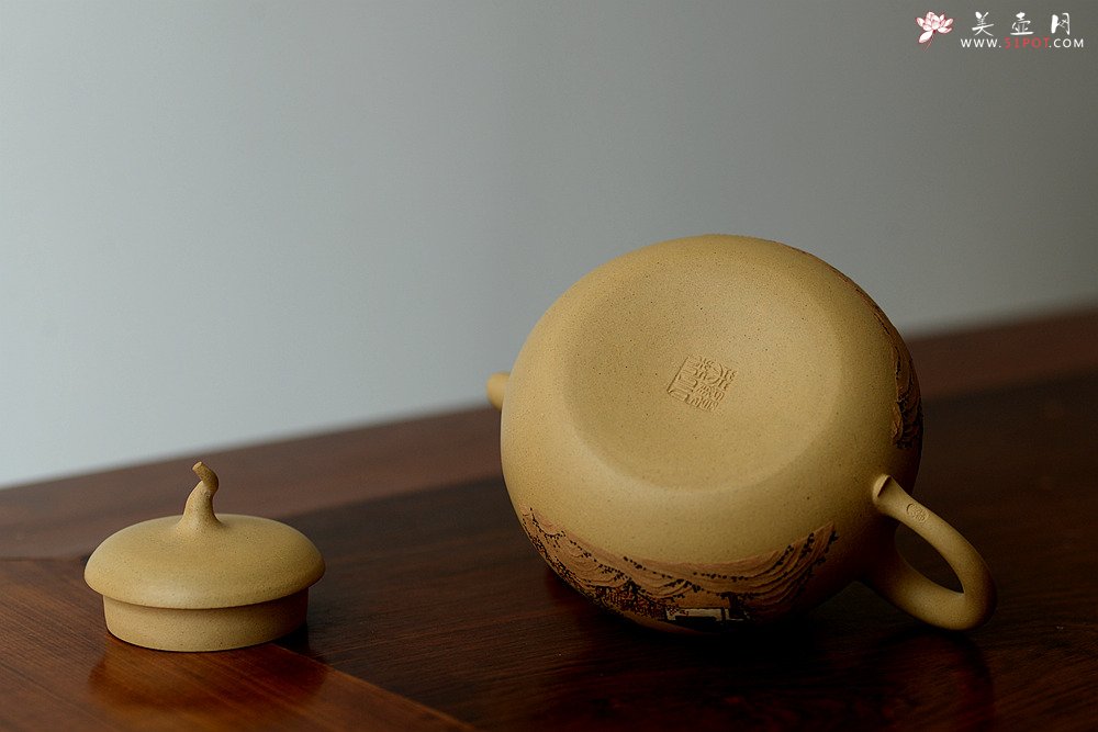 紫砂壶图片：顾小英全手作品  饱满厚润 型丰留意 泥绘装饰 匏瓜 - 美壶网